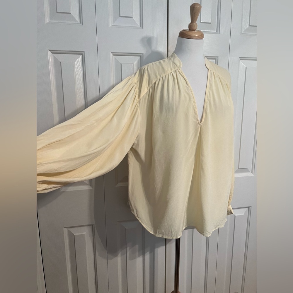 Joie Lasha Long Sleeve Custard Color 100% Silk Blouse size Large - Picture 5 of 7